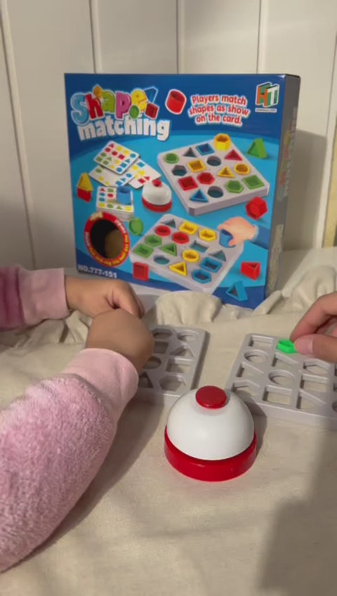 فيديو يوضح طريقة لعب لعبة مطابقة الأشكال الهندسية مع رس التحدي لتنمية مهارات الأطفال -Skills Toy Store